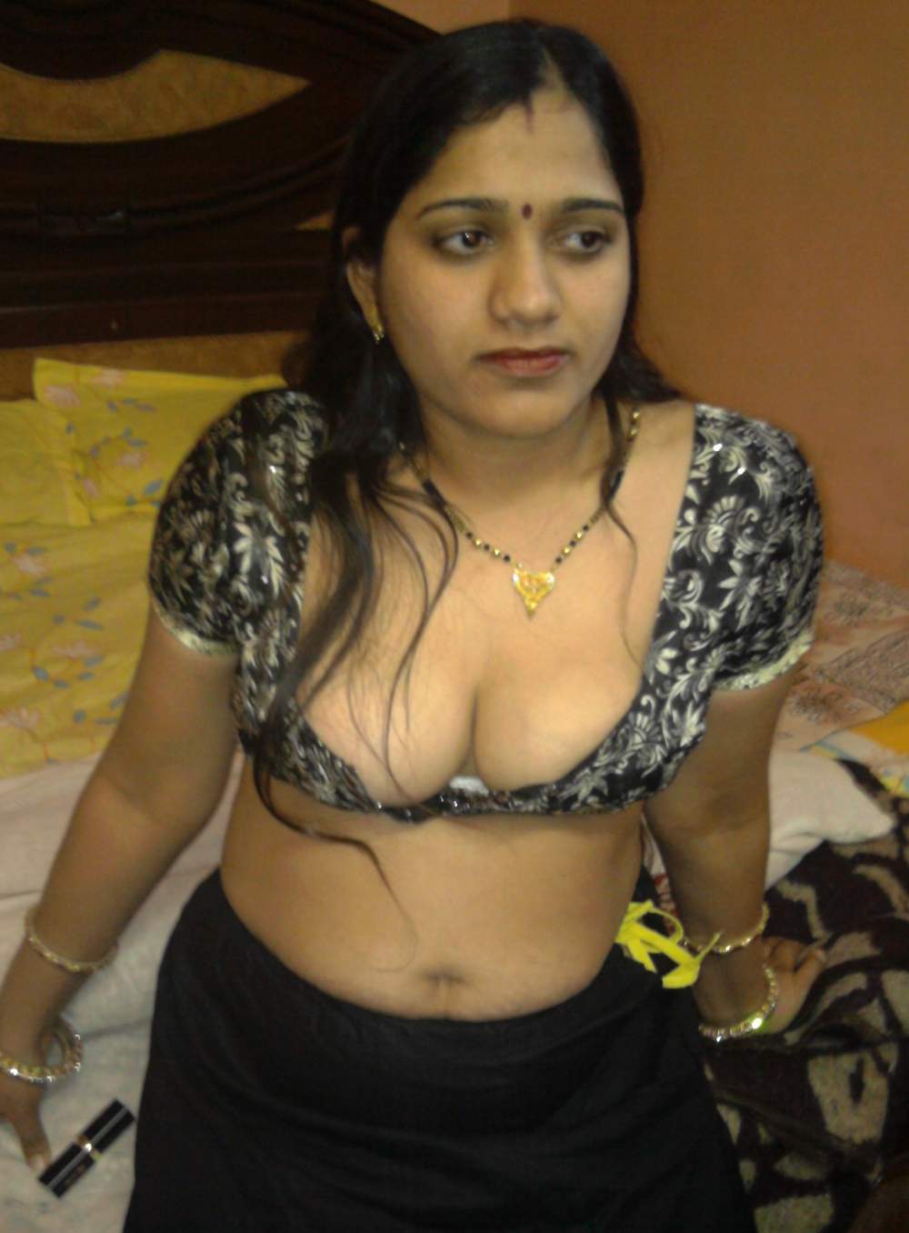 Bullwinkle reccomend Sexcy marathi necket housewife